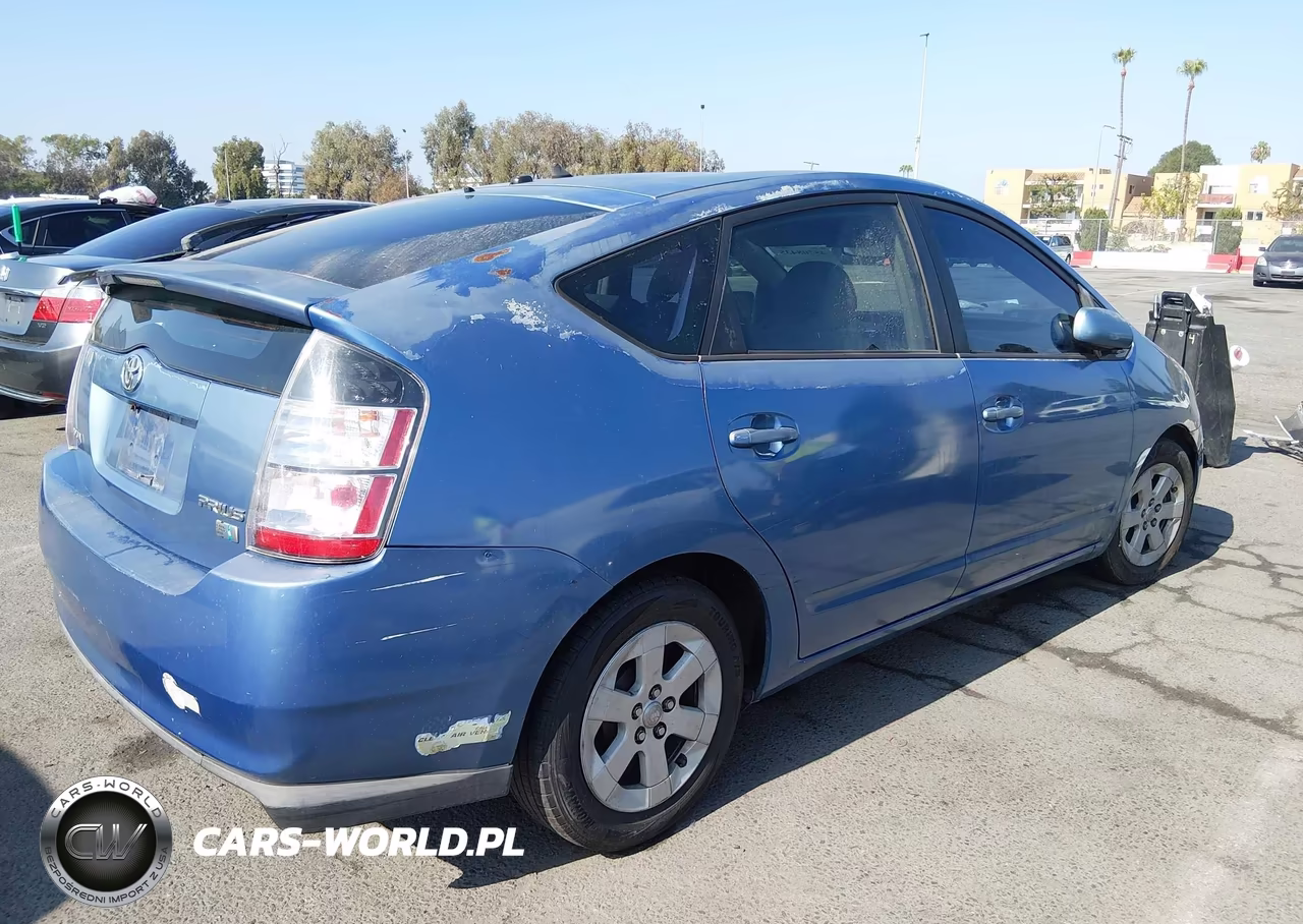 2005 Toyota Prius VIN:JTDKB20U157044749 - 4