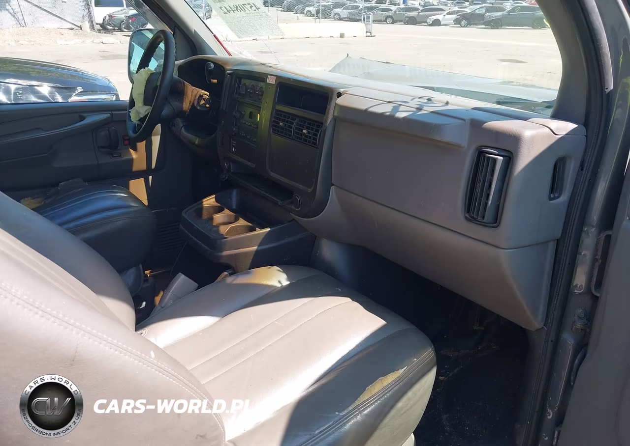 2003 Chevrolet Express Cargo Van VIN:1GCHG39U131223863 - 5