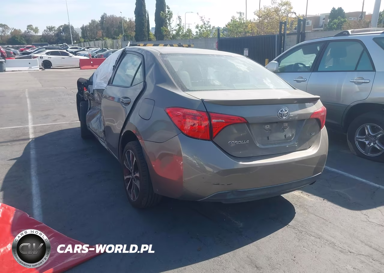 2018 Toyota Corolla Se VIN:5YFBURHE1JP747616 - 3