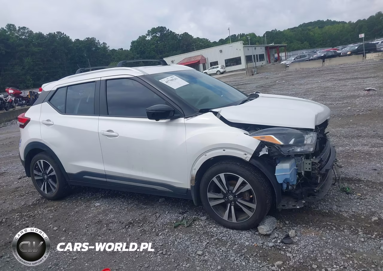 2018 Nissan Kicks Sr VIN:3N1CP5CU6JL526046 - 13