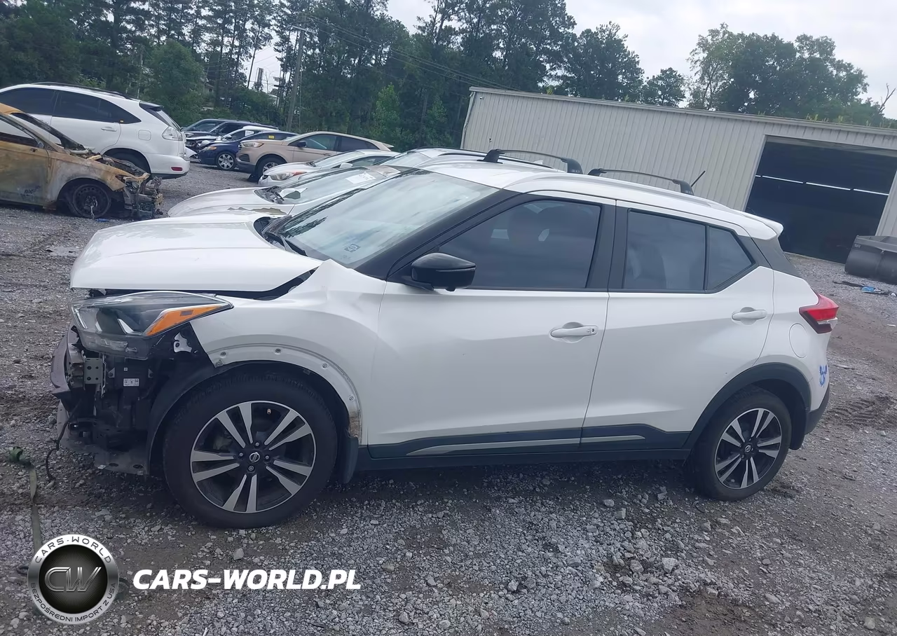 2018 Nissan Kicks Sr VIN:3N1CP5CU6JL526046 - 14