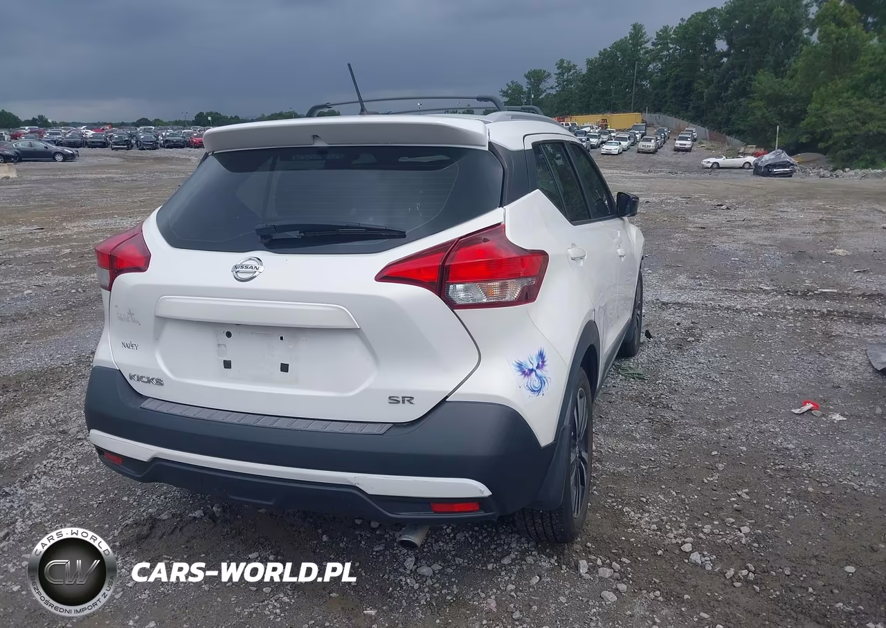 2018 Nissan Kicks Sr VIN:3N1CP5CU6JL526046 - 4