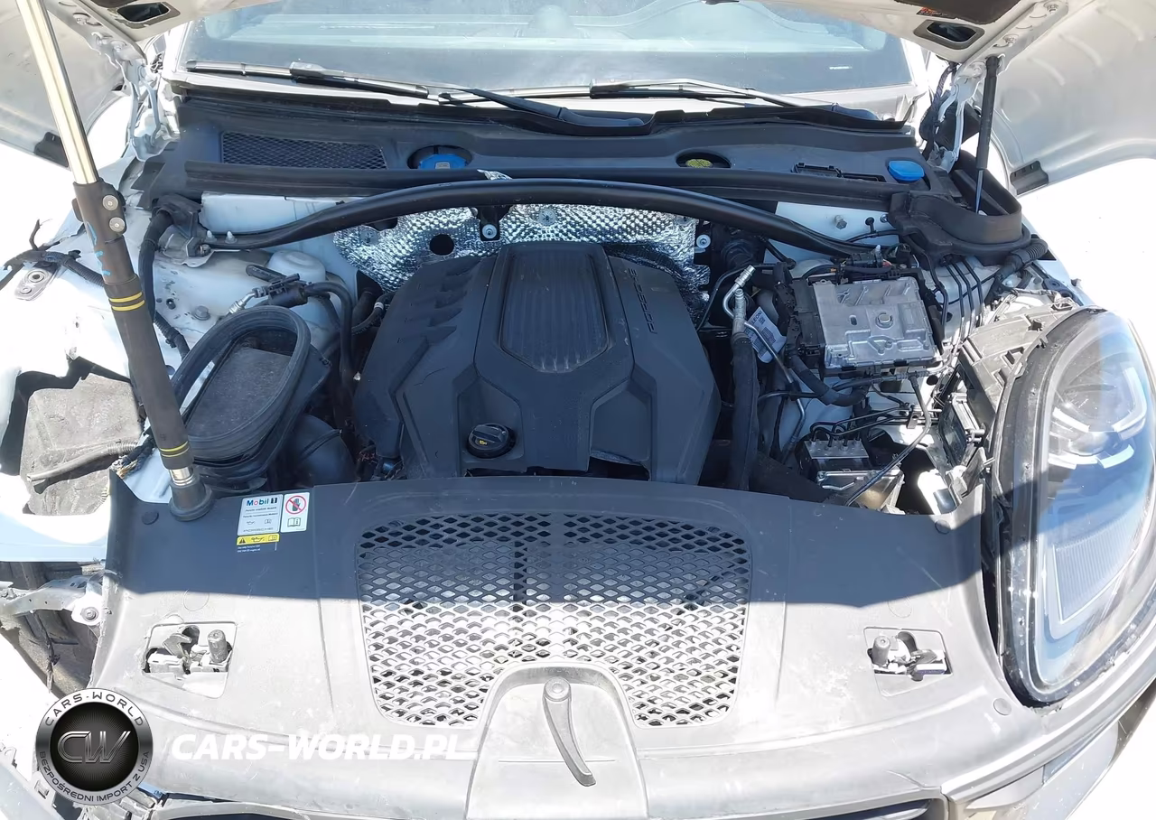 2023 Porsche Macan T VIN:WP1AA2A59PLB16411 - 10
