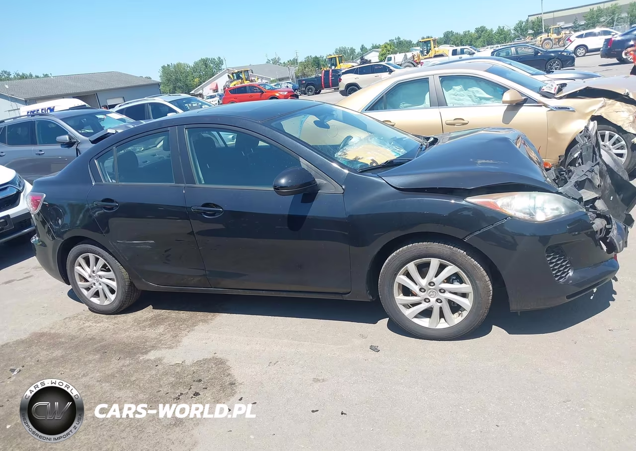 2012 Mazda Mazda3 I Touring VIN:JM1BL1V81C1645727 - 13