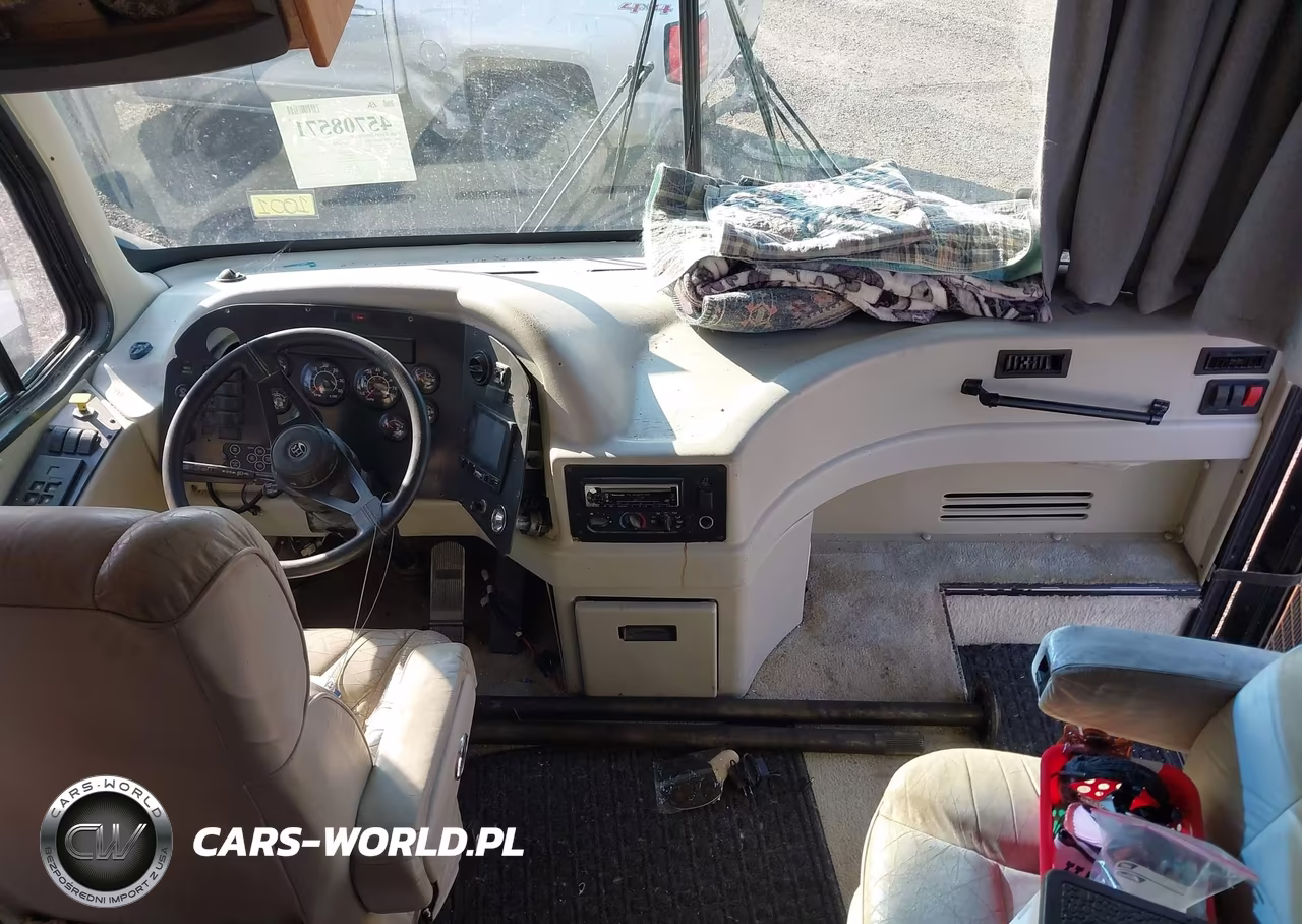 2000 Freightliner Chassis X Line Motor Home VIN:4UZ6XJCA5YCG54694 - 5