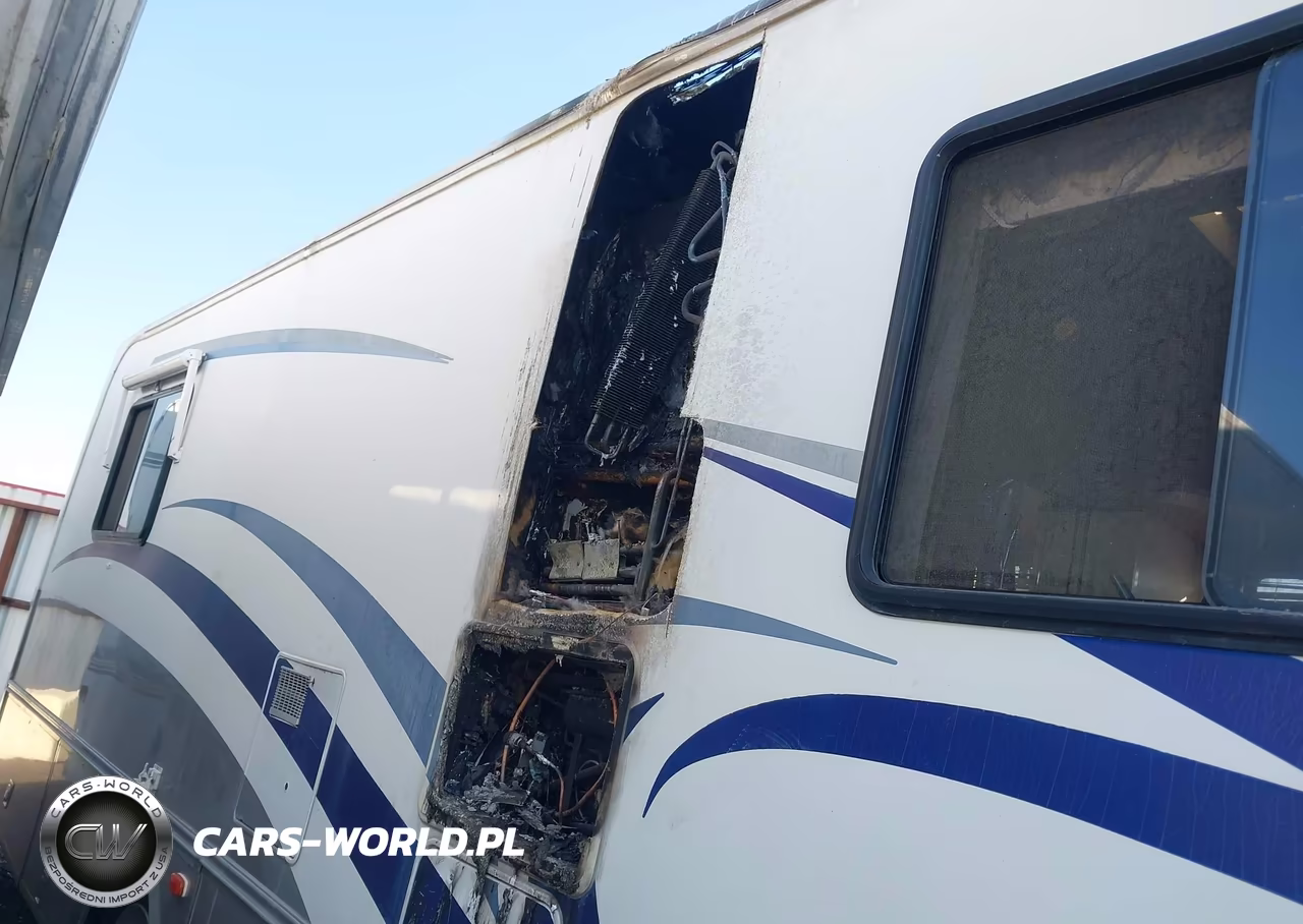 2000 Freightliner Chassis X Line Motor Home VIN:4UZ6XJCA5YCG54694 - 6