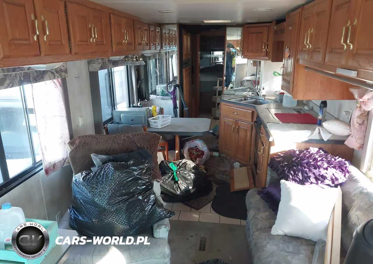 2000 Freightliner Chassis X Line Motor Home VIN:4UZ6XJCA5YCG54694 - 8