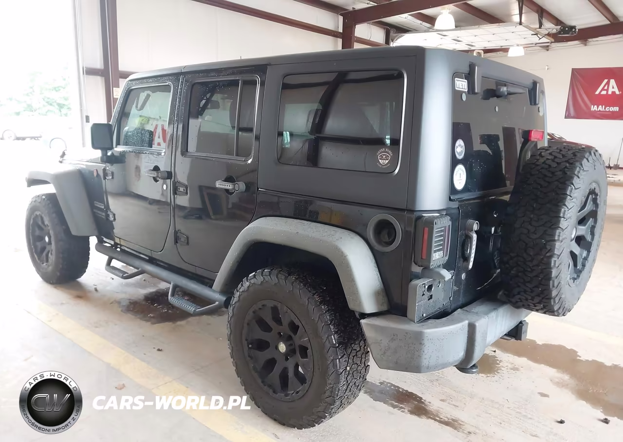 2016 Jeep Wrangler Unlimited Sport VIN:1C4BJWDG3GL181295 - 3