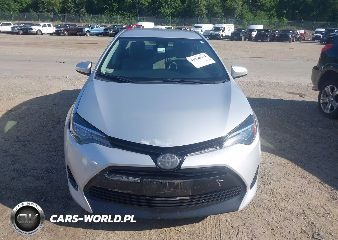 2018 Toyota Corolla Le VIN:2T1BURHE8JC024796 - 12