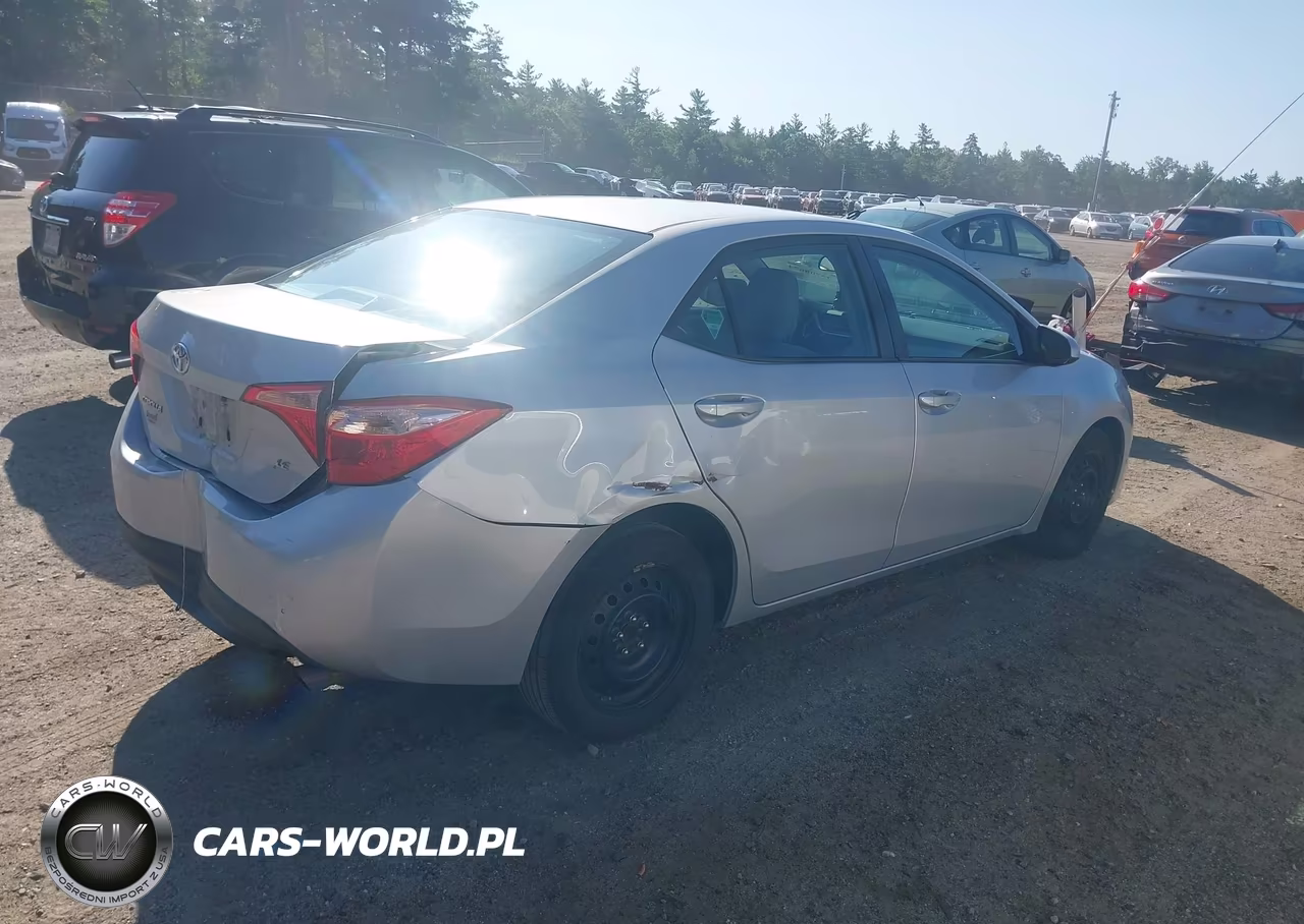 2018 Toyota Corolla Le VIN:2T1BURHE8JC024796 - 4