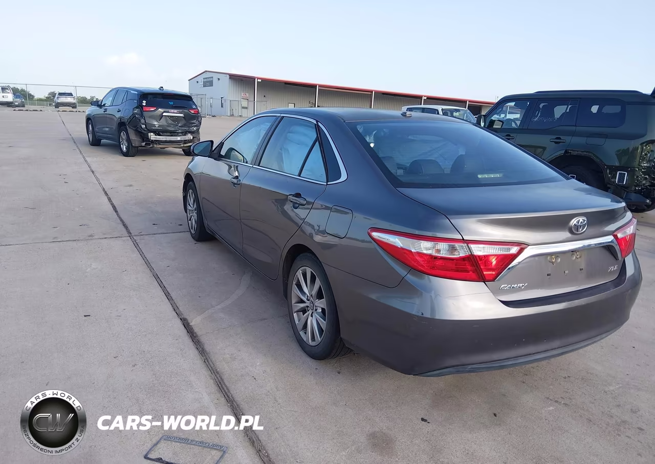 2017 Toyota Camry Xle VIN:4T1BF1FK8HU619399 - 3