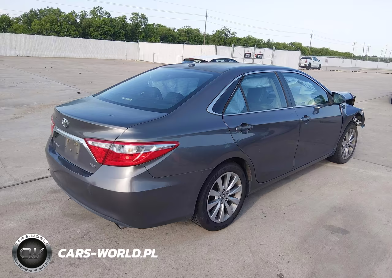 2017 Toyota Camry Xle VIN:4T1BF1FK8HU619399 - 4