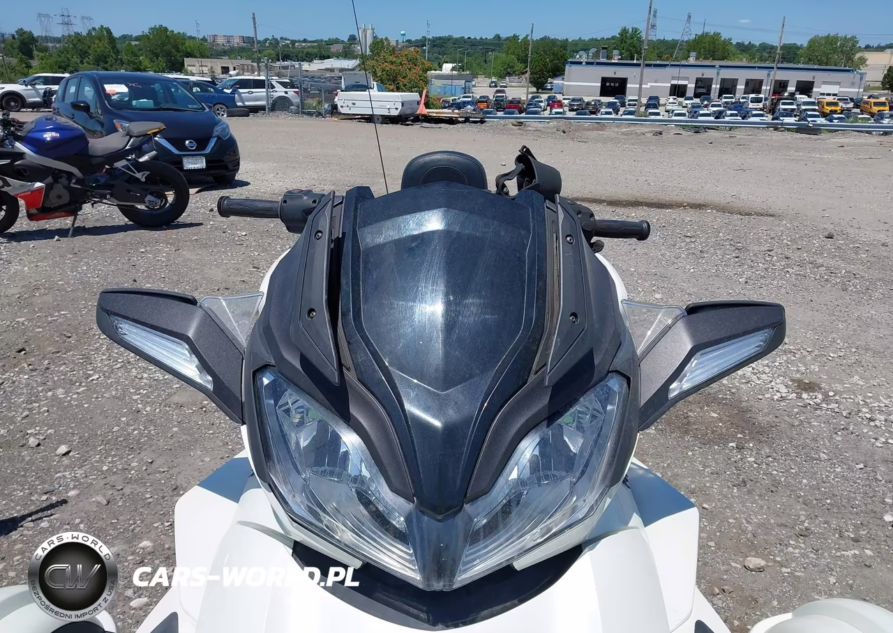 2013 Can-Am Spyder Roadster St-Sts-St Limited VIN:2BXNCBC16DX003808 - 5
