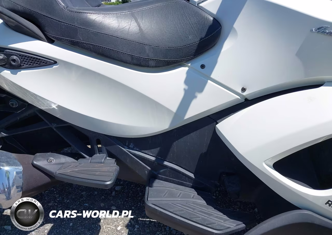 2013 Can-Am Spyder Roadster St-Sts-St Limited VIN:2BXNCBC16DX003808 - 8