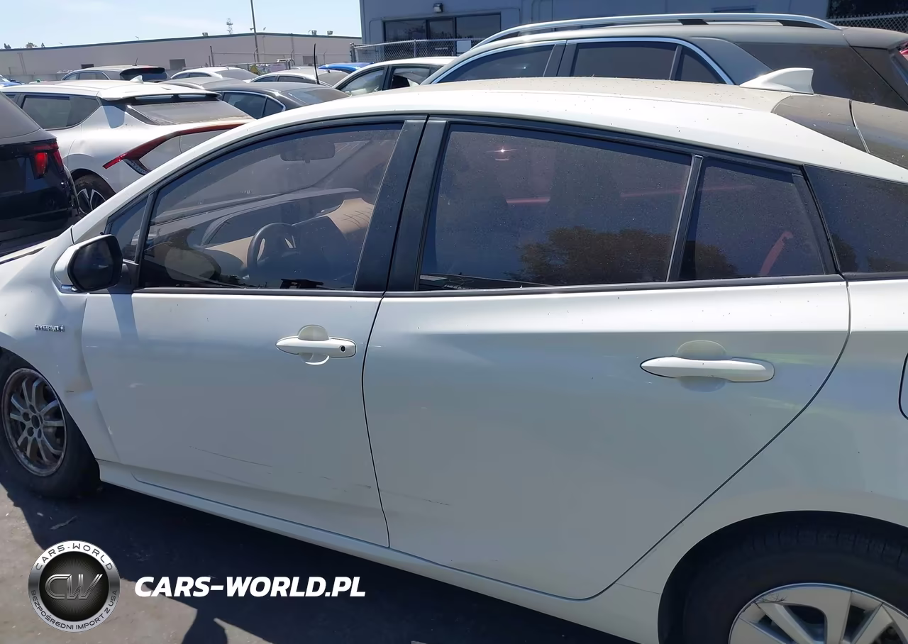 2016 Toyota Prius Two VIN:JTDKBRFU7G3020904 - 15
