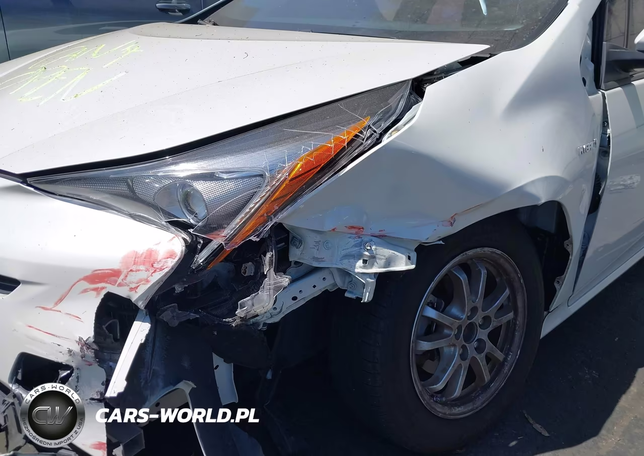2016 Toyota Prius Two VIN:JTDKBRFU7G3020904 - 6