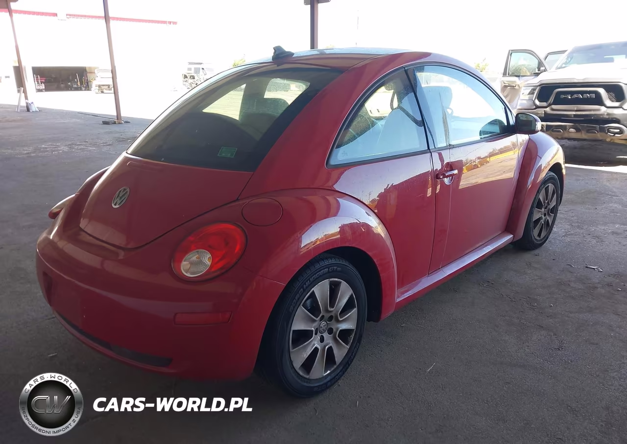 2010 Volkswagen New Beetle 2.5L VIN:3VWRG3AG8AM022985 - 4