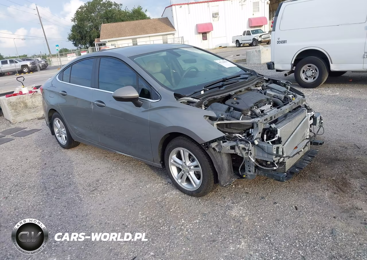 2018 Chevrolet Cruze Lt Auto – zdjęcie 1 z 17