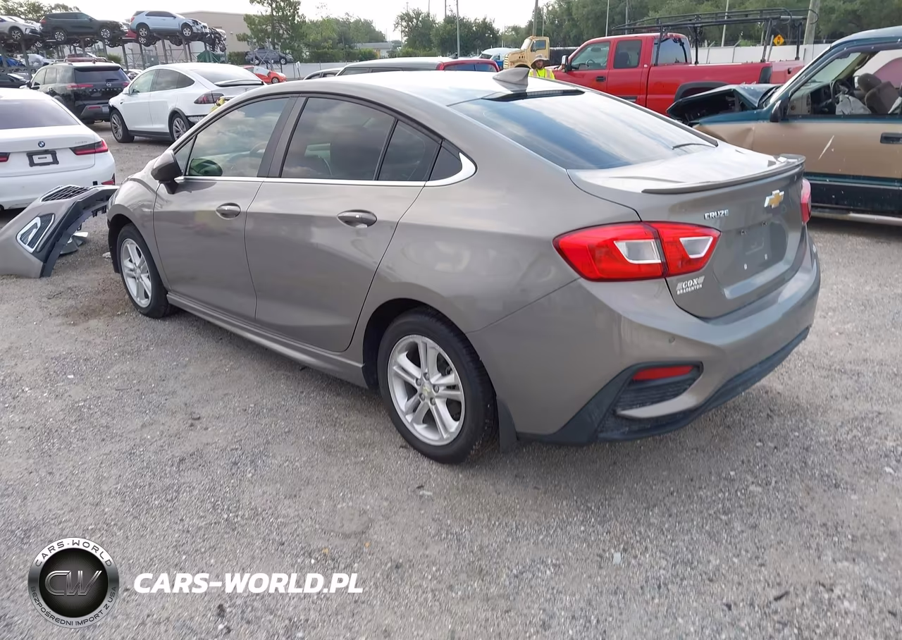 2018 Chevrolet Cruze Lt Auto VIN:1G1BE5SM8J7227218 - 3