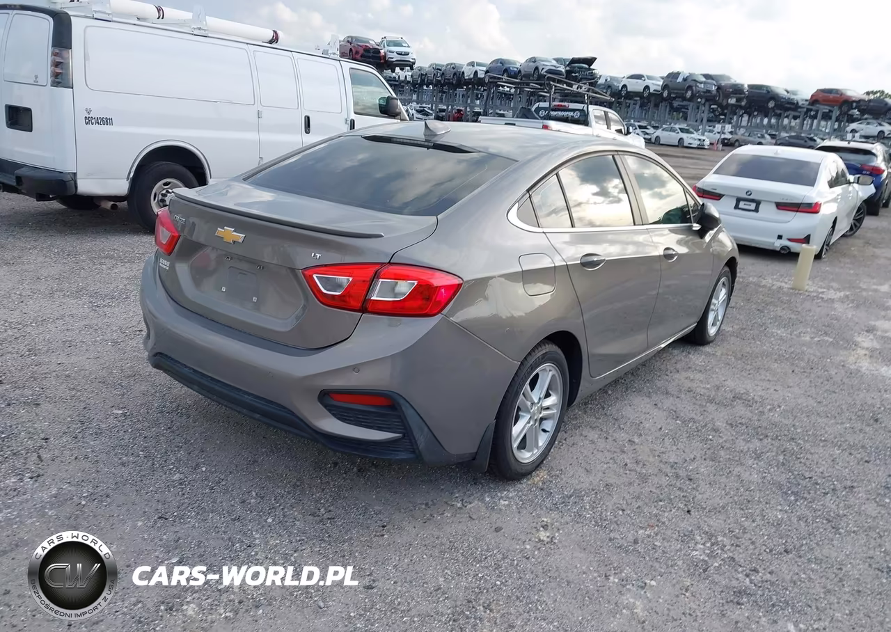 2018 Chevrolet Cruze Lt Auto VIN:1G1BE5SM8J7227218 - 4