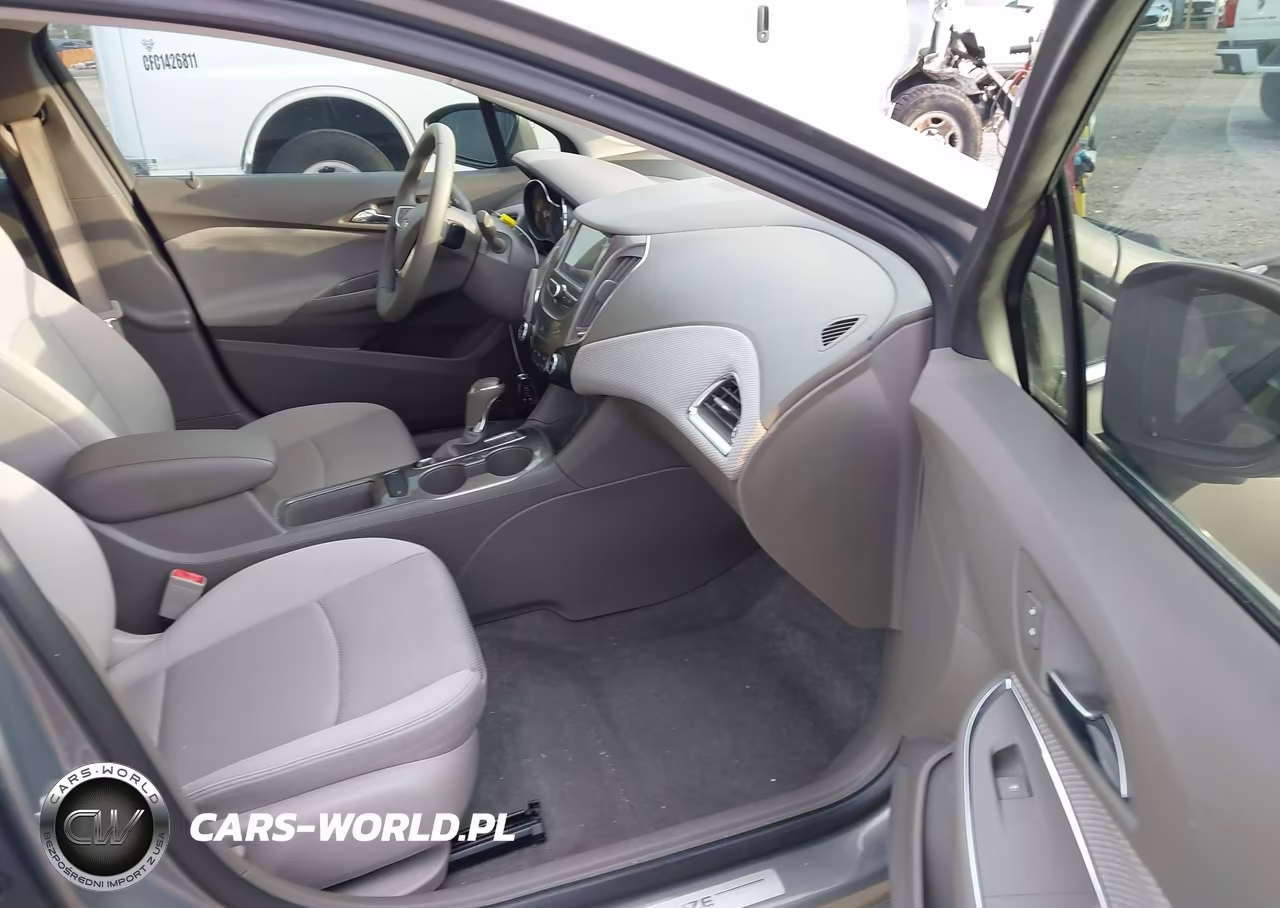 2018 Chevrolet Cruze Lt Auto VIN:1G1BE5SM8J7227218 - 5