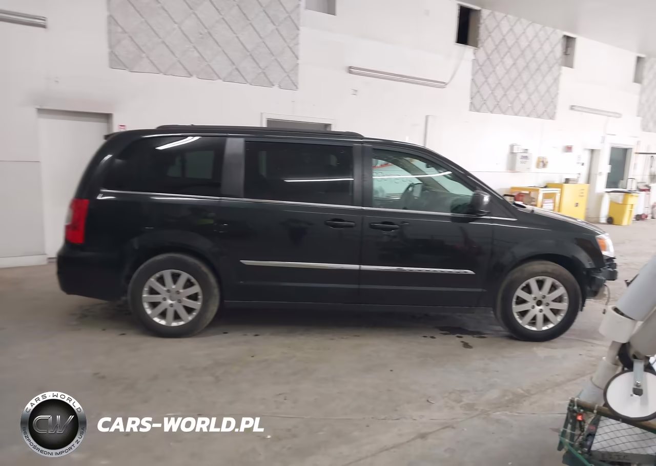 2016 Chrysler Town & Country Touring VIN:2C4RC1BGXGR213648 - 14