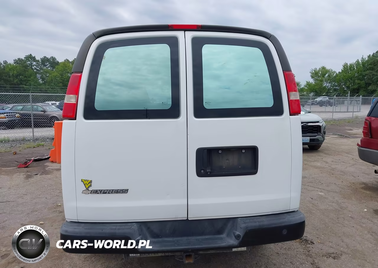 2017 Chevrolet Express 3500 Work Van VIN:1GCZGGFF7H1116339 - 16