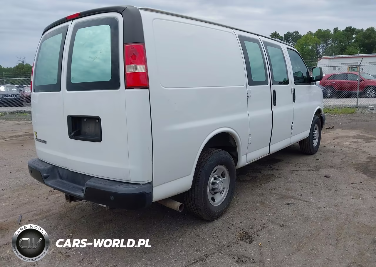 2017 Chevrolet Express 3500 Work Van VIN:1GCZGGFF7H1116339 - 4