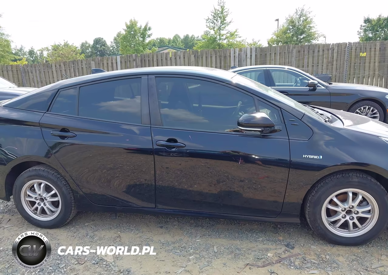 2020 Toyota Prius Le VIN:JTDKARFU7L3118540 - 14