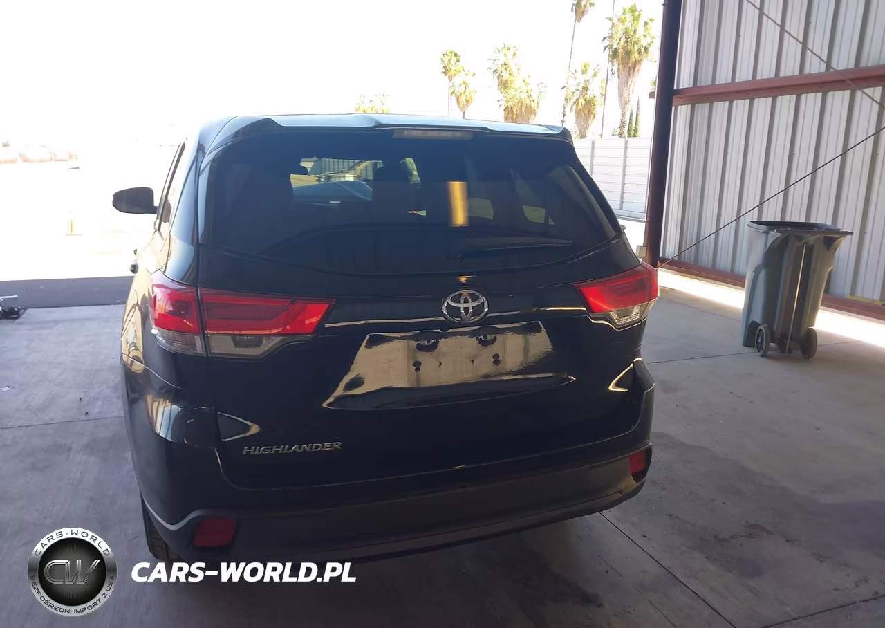 2019 Toyota Highlander Le VIN:5TDZZRFH5KS311504 - 17