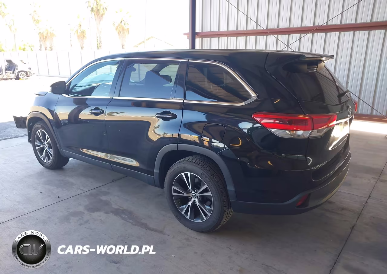 2019 Toyota Highlander Le VIN:5TDZZRFH5KS311504 - 3