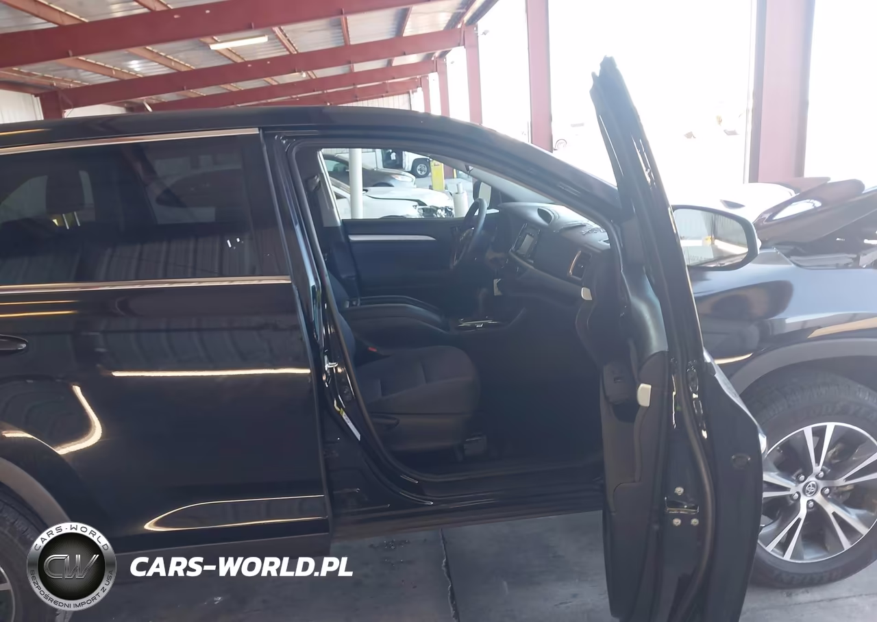 2019 Toyota Highlander Le VIN:5TDZZRFH5KS311504 - 5