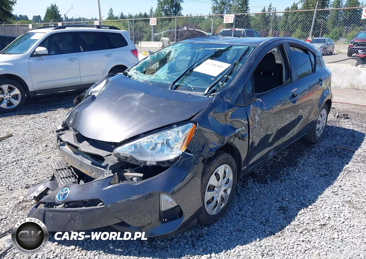 2014 Toyota Prius C Two VIN:JTDKDTB37E1558287 - 2