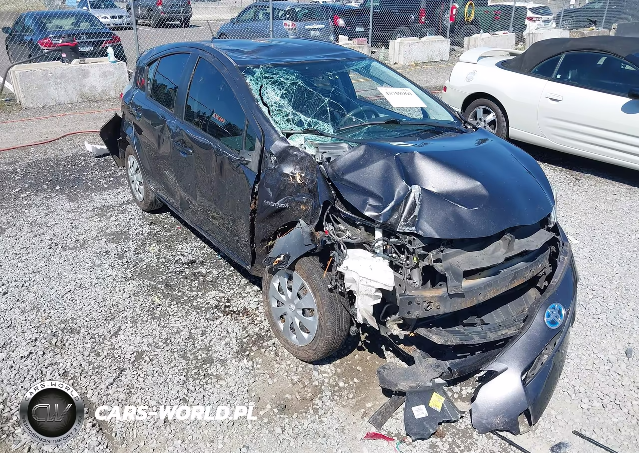 2014 Toyota Prius C Two VIN:JTDKDTB37E1558287 - 6