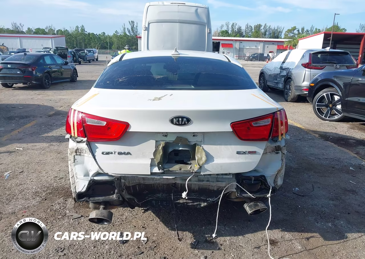 2015 Kia Optima Ex VIN:5XXGN4A74FG390126 - 17
