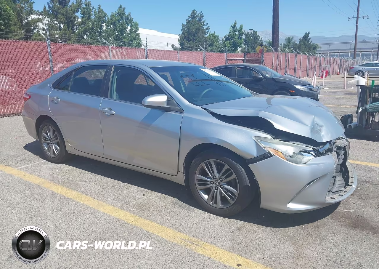 2015 Toyota Camry Se – zdjęcie 1 z 17