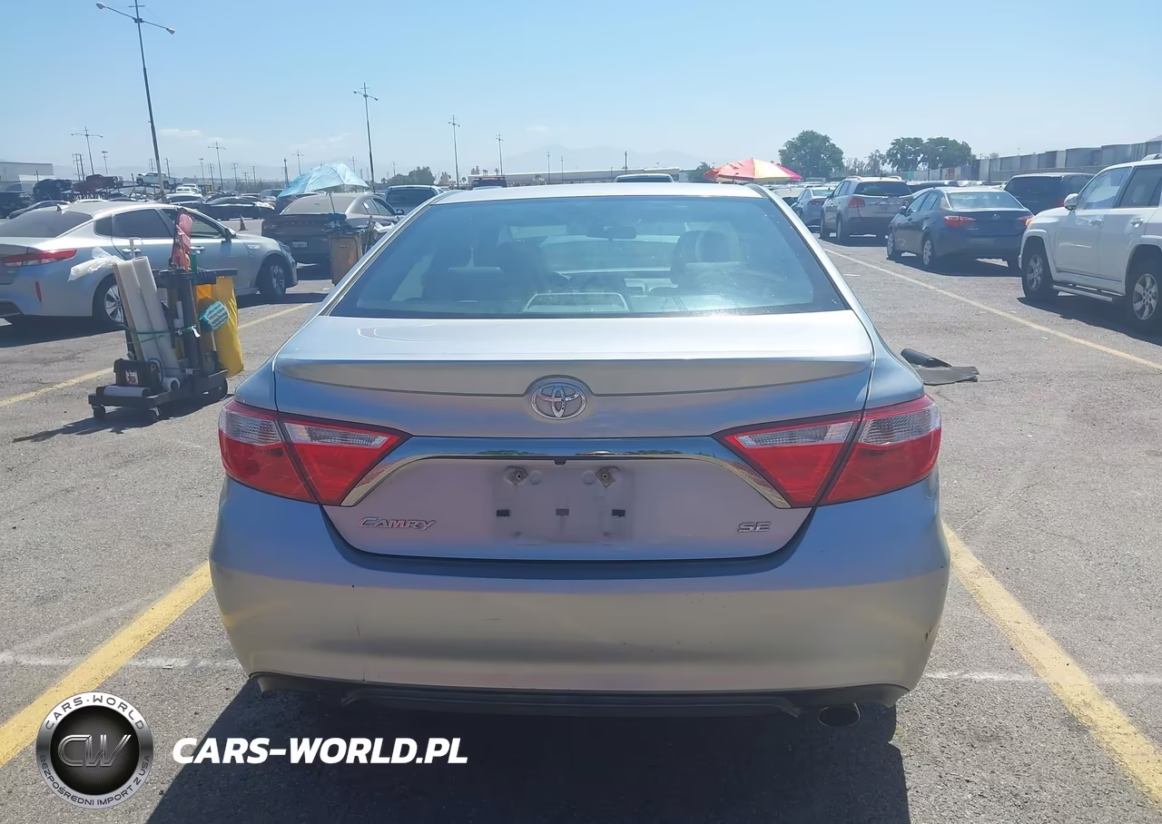 2015 Toyota Camry Se VIN:4T1BF1FK8FU021911 - 17
