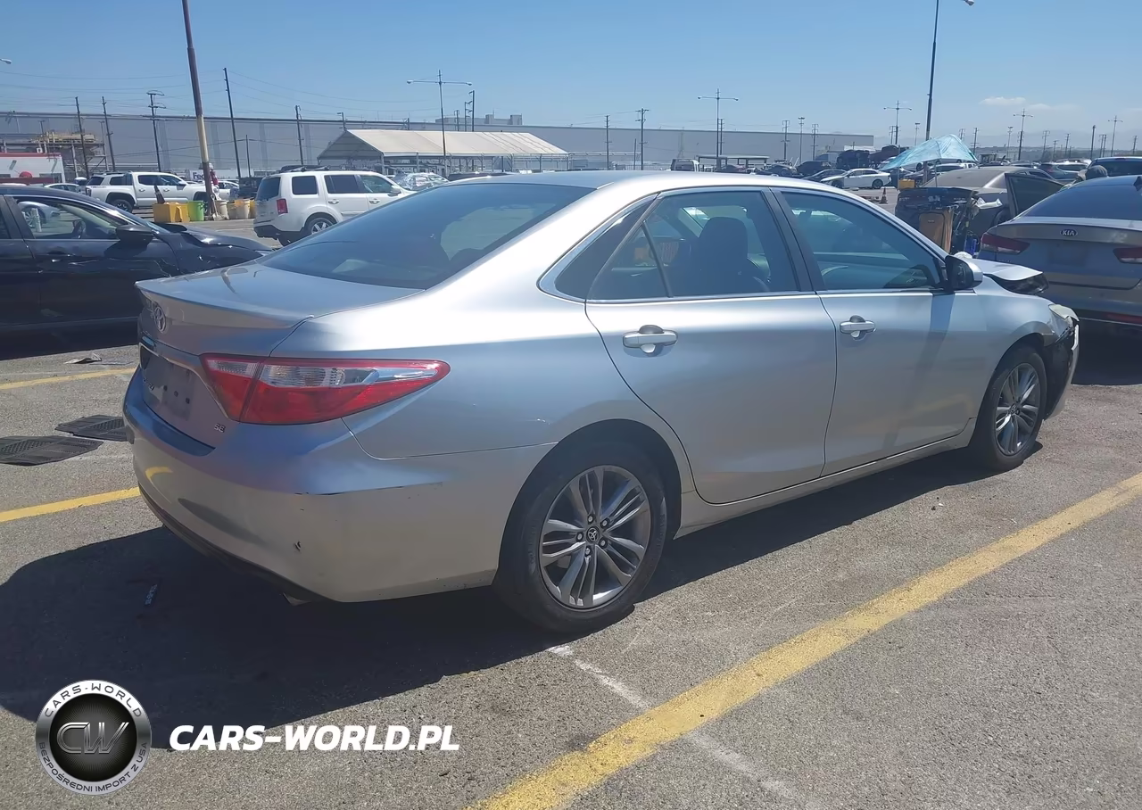 2015 Toyota Camry Se VIN:4T1BF1FK8FU021911 - 4