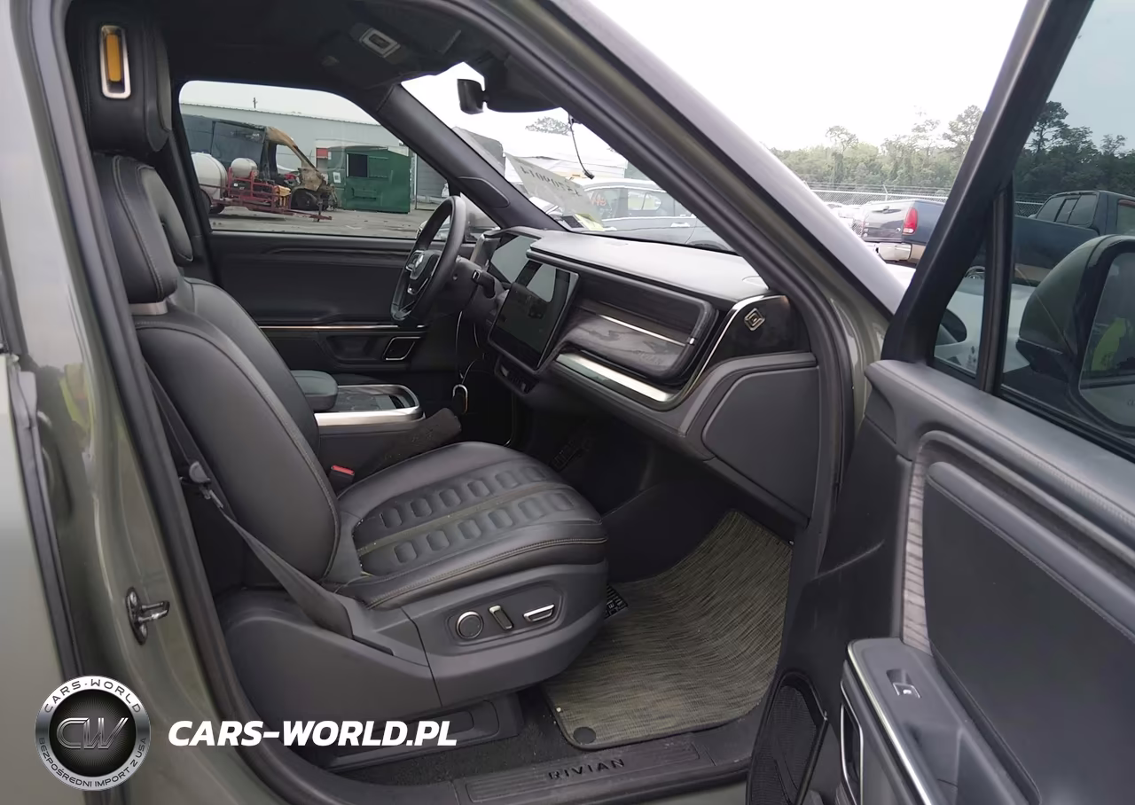 2022 Rivian R1T Launch Edition VIN:7FCTGAAL1NN001122 - 5