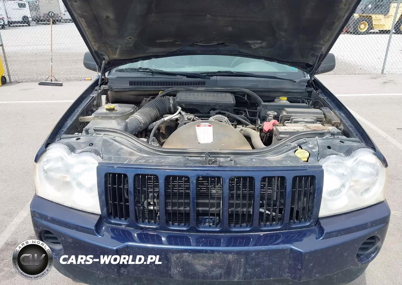 2005 Jeep Grand Cherokee Laredo VIN:1J4GR48K75C718100 - 10
