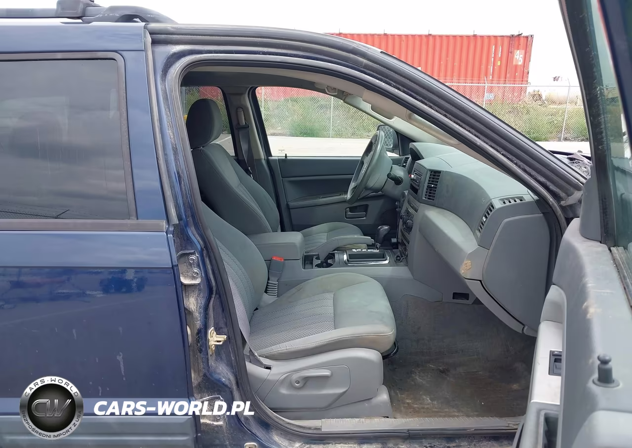 2005 Jeep Grand Cherokee Laredo VIN:1J4GR48K75C718100 - 5