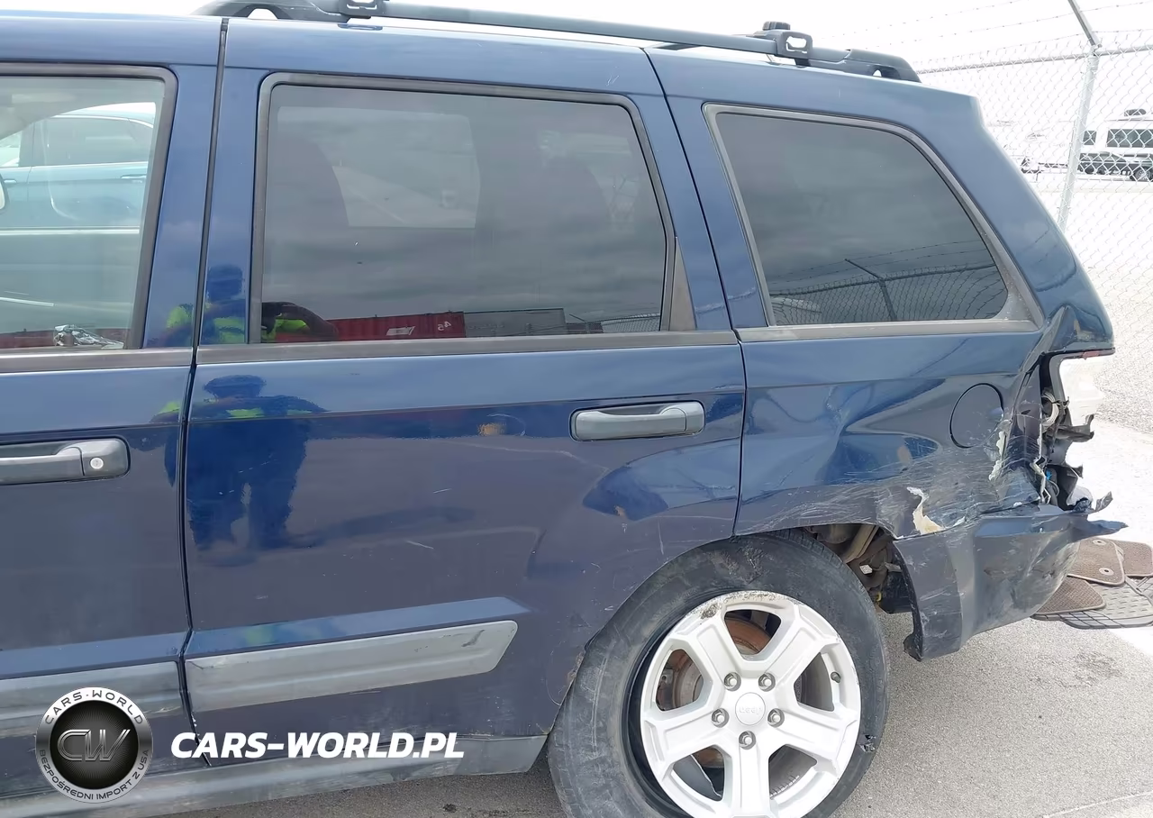 2005 Jeep Grand Cherokee Laredo VIN:1J4GR48K75C718100 - 6