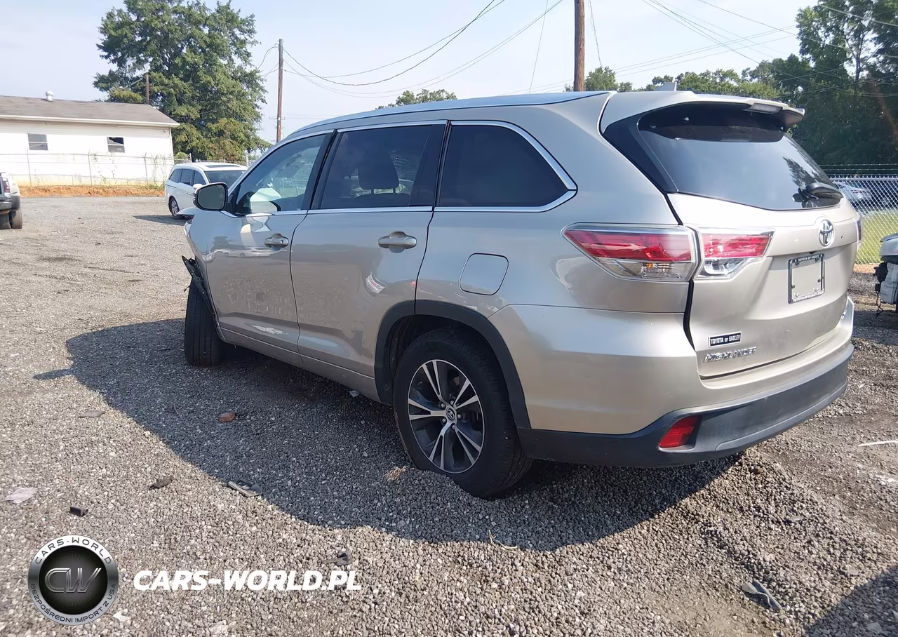 2016 Toyota Highlander Xle V6 VIN:5TDKKRFH2GS146914 - 3