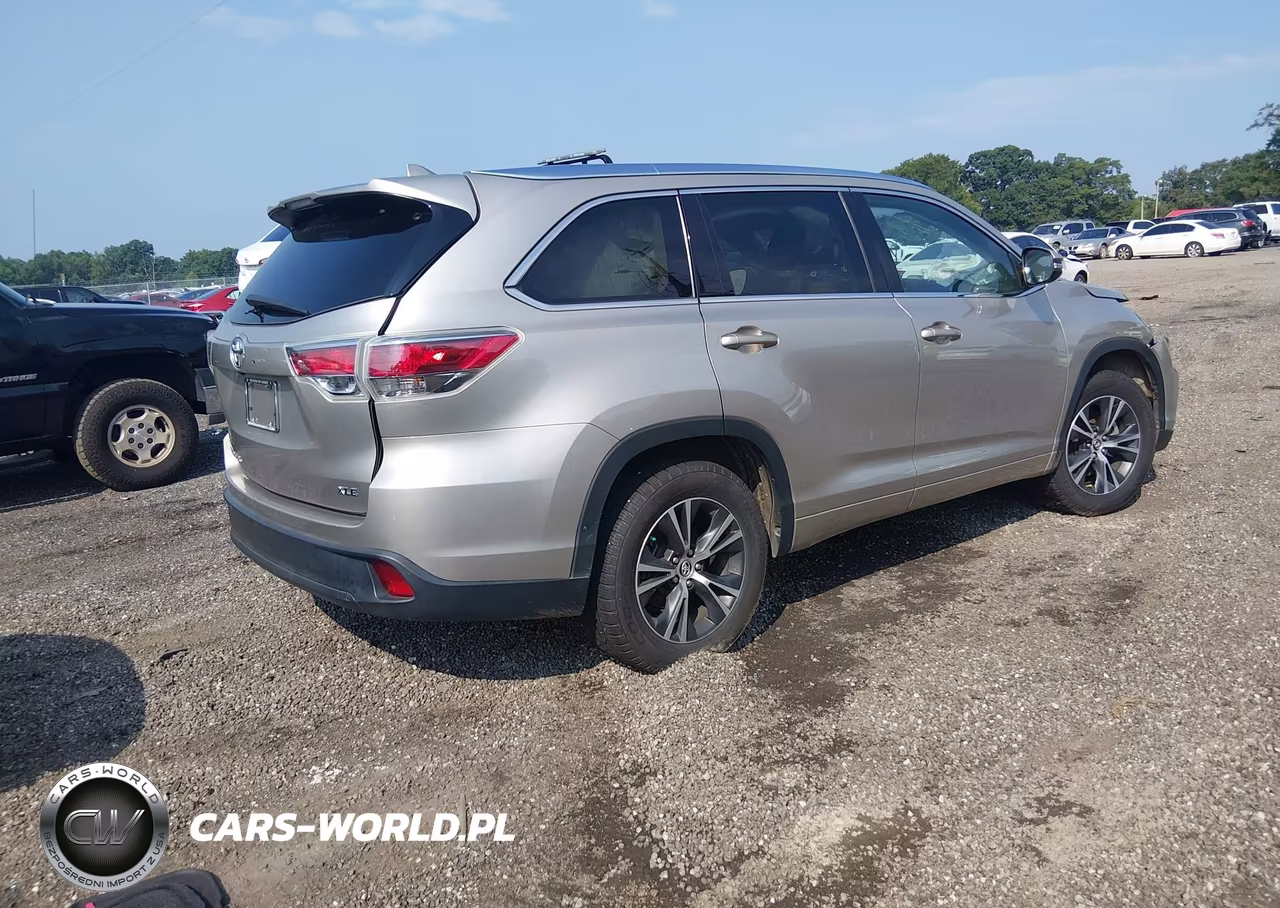 2016 Toyota Highlander Xle V6 VIN:5TDKKRFH2GS146914 - 4