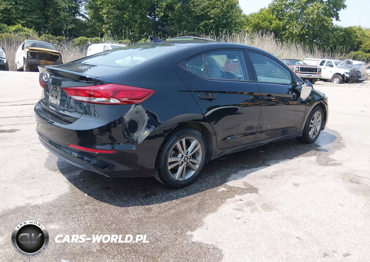 2018 Hyundai Elantra Sel VIN:5NPD84LF7JH282398 - 4