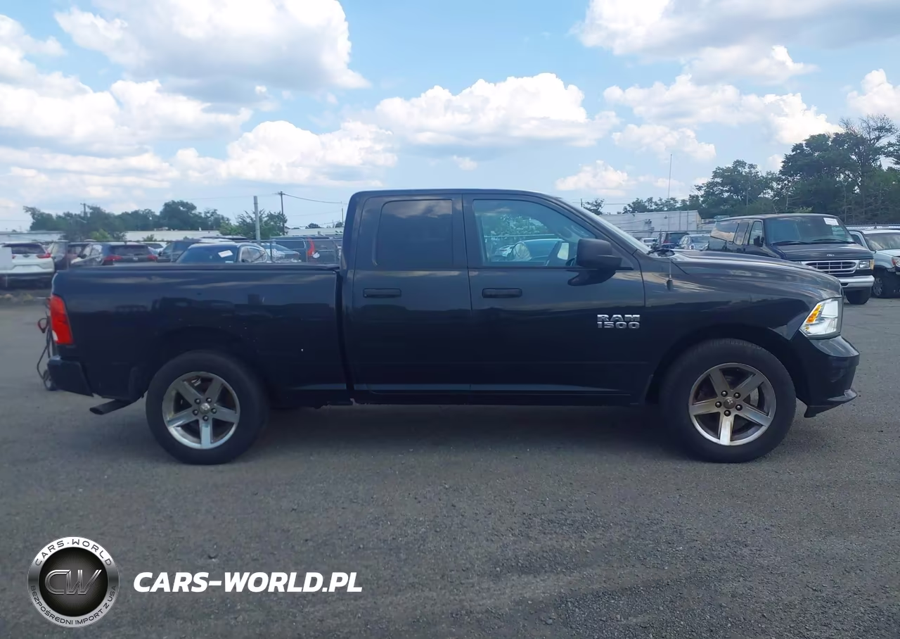 2018 Ram 1500 Express 4X4 6'4 Box VIN:1C6RR7FG4JS126143 - 13