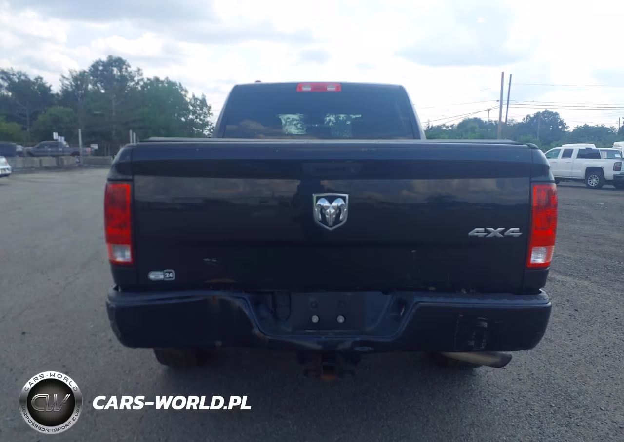 2018 Ram 1500 Express 4X4 6'4 Box VIN:1C6RR7FG4JS126143 - 16