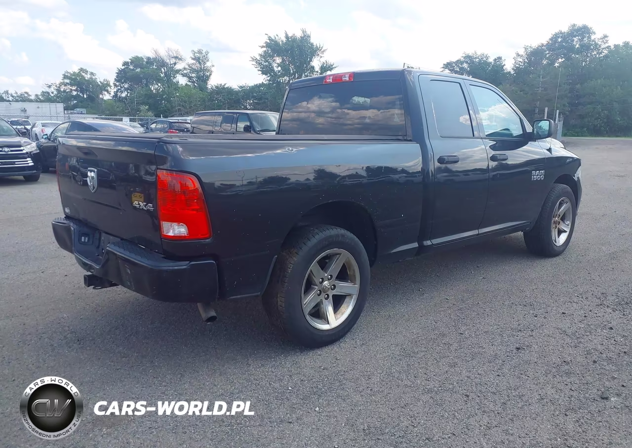 2018 Ram 1500 Express 4X4 6'4 Box VIN:1C6RR7FG4JS126143 - 4