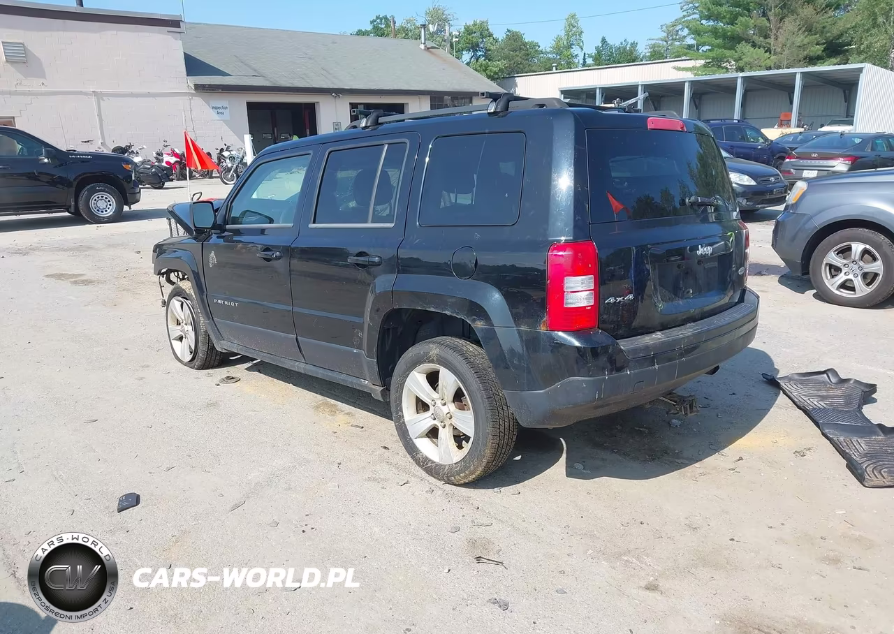 2013 Jeep Patriot Latitude VIN:1C4NJRFB7DD280076 - 3