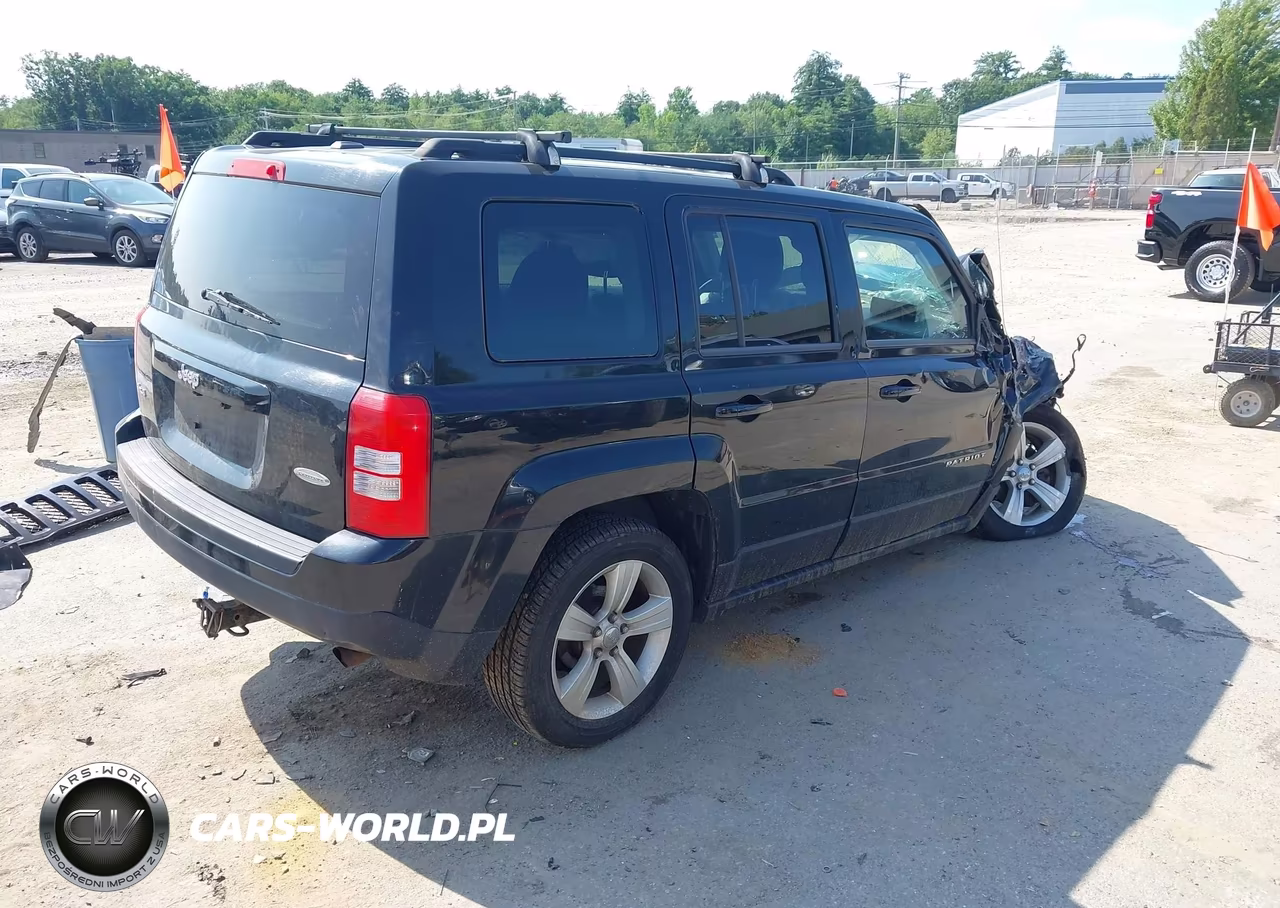 2013 Jeep Patriot Latitude VIN:1C4NJRFB7DD280076 - 4